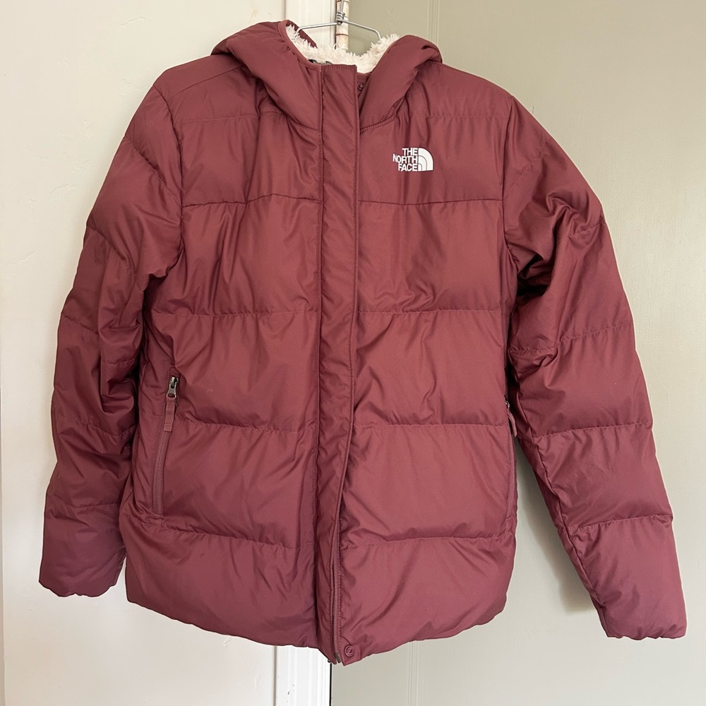 The North Face Girls PufferJacket Parka  XXL (18-20)
Fits like a womens XS.